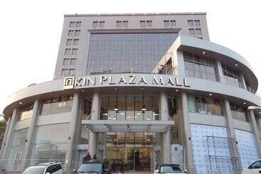 هتل Kin Plaza Arjaan By Rotana