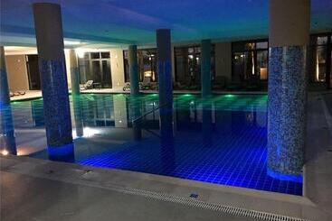 هتل Malai Manso Yacht Convention & Spa