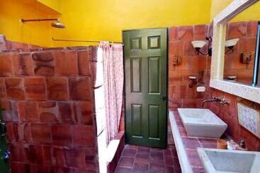 هتل Mision Santa Barbara Rnt 4799