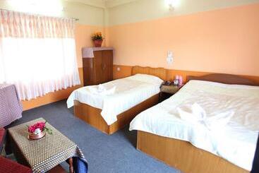 هتل Trekkers Lodge