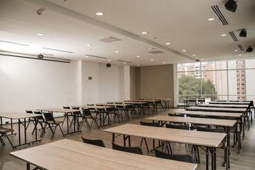 هتل Viaggio Medellin Grand Select