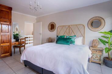 پانسیون Leaves Lodge And Spa