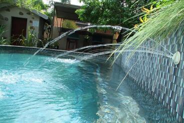 پانسیون Leaves Lodge And Spa