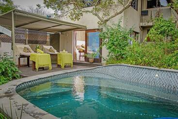 پانسیون Leaves Lodge And Spa