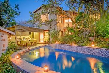 پانسیون Leaves Lodge And Spa