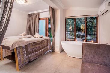پانسیون Leaves Lodge And Spa