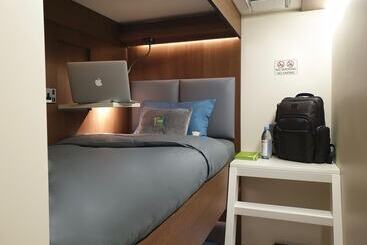 هتل کپسول Sleep N Fly Sleep Lounge, C Gates Terminal 3 - Transit Only