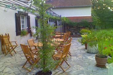 住宿加早餐  Althaea