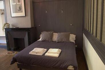 تختخواب و صبحانه Chambres D'hôtes L'epicurium