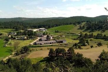 تختخواب و صبحانه Chez Louis Chambres D'hôtes à La Ferme