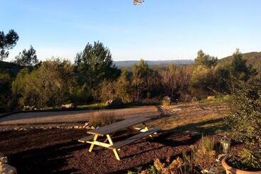 تختخواب و صبحانه Domaine L'helion