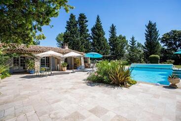 تختخواب و صبحانه Domaine L'helion