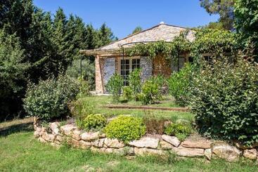تختخواب و صبحانه Domaine L'helion