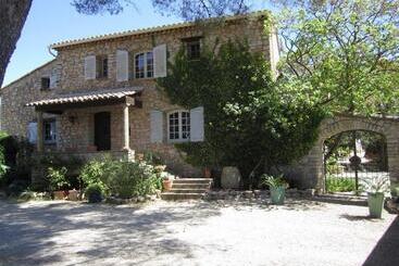 تختخواب و صبحانه Domaine L'helion