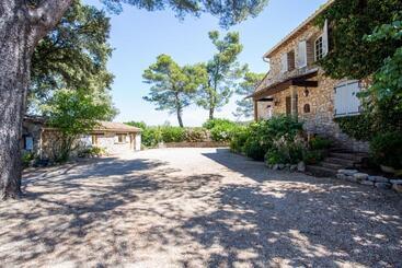 تختخواب و صبحانه Domaine L'helion