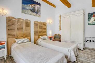 تختخواب و صبحانه Domaine L'helion