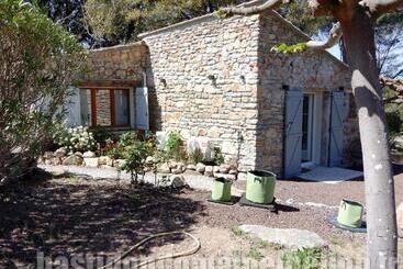 تختخواب و صبحانه Domaine L'helion