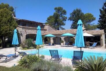 تختخواب و صبحانه Domaine L'helion