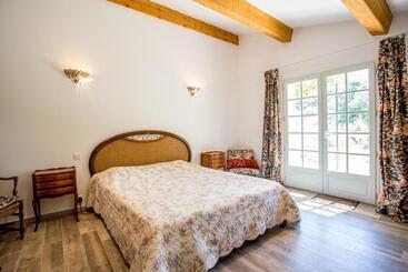 تختخواب و صبحانه Domaine L'helion