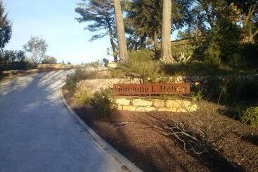 تختخواب و صبحانه Domaine L'helion