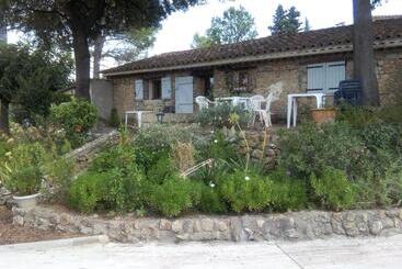 تختخواب و صبحانه Domaine L'helion