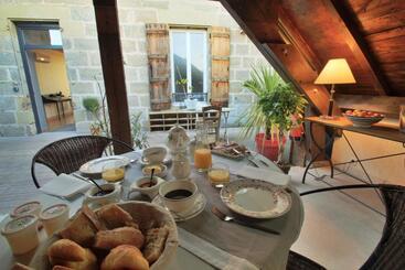 تختخواب و صبحانه Hôtel Spa Le Miel Des Muses
