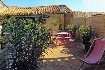 تختخواب و صبحانه Les Chambres Des Dames
