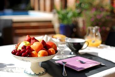 تختخواب و صبحانه Maison D Hotes Delga