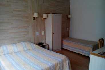 هتل Hôtel Lamartine Parking Dauphine