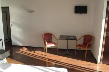 هتل Hôtel Le Chaudron