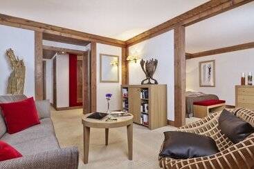 هتل Hôtel Les Barmes De L Ours
