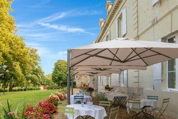 هتل Le Domaine De Mestré, The Originals Relais