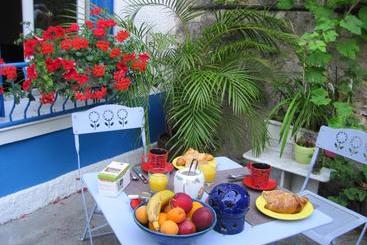 Le Jardin De Cécile Et Benoit Bed And Breakfast