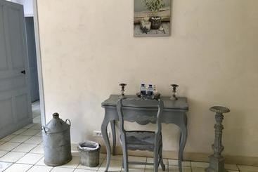 تختخواب و صبحانه La Bastide Des Anges