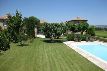 تختخواب و صبحانه Auberge Du Vin