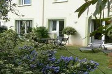 تختخواب و صبحانه Chambres D'hotes La Raspeliere