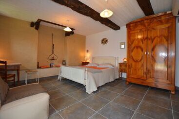 ベッドアンドブレックファースト Chambres D Hôtes La Fontaine Garel