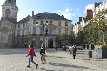 تختخواب و صبحانه Chambres De Condate