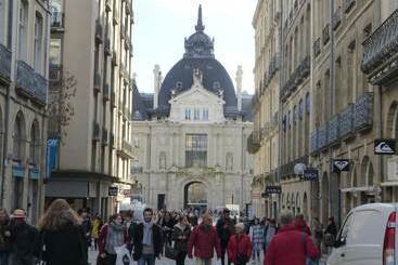 تختخواب و صبحانه Chambres De Condate