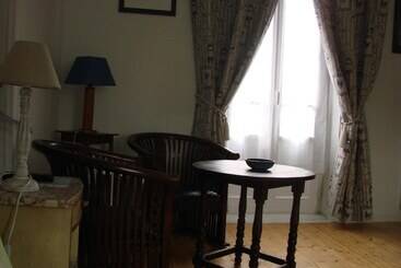 تختخواب و صبحانه Chambres De Condate