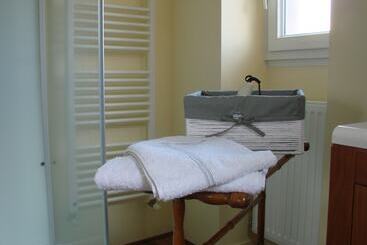 تختخواب و صبحانه Chambres De Condate