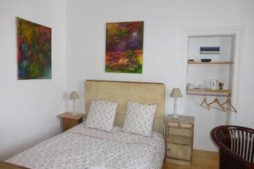 تختخواب و صبحانه Chambres De Condate