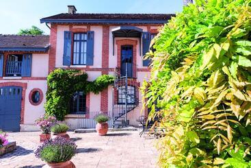 تختخواب و صبحانه Guesthouse Domaine Du Chalet