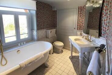 تختخواب و صبحانه Guesthouse Domaine Du Chalet