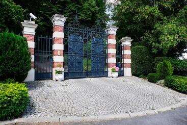 تختخواب و صبحانه Guesthouse Domaine Du Chalet