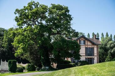 تختخواب و صبحانه Guesthouse Domaine Du Chalet