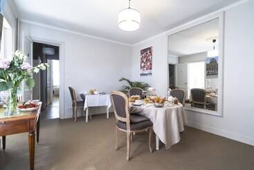 تختخواب و صبحانه La Maison De Marc