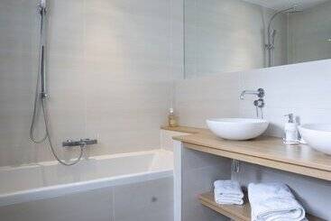 تختخواب و صبحانه La Maison De Marc