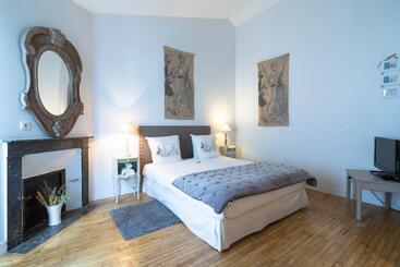 تختخواب و صبحانه La Maison De Marc