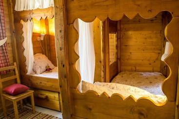 تختخواب و صبحانه La Portette Chambres D Hôtes